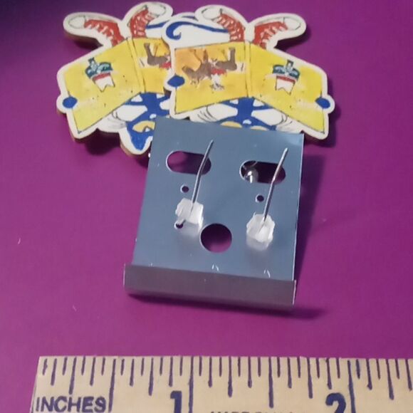Pete the cat earrings - Picture 3 of 3